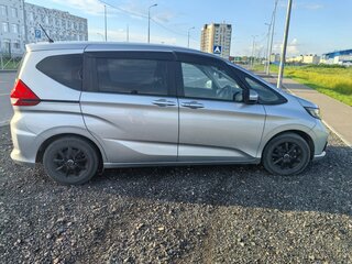2020 Honda Freed+ II Рестайлинг, серебристый, 1850000 рублей, вид 2