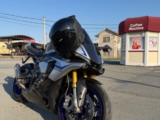 2016 Yamaha YZF-R1M, серый, 1550000 рублей, вид 2