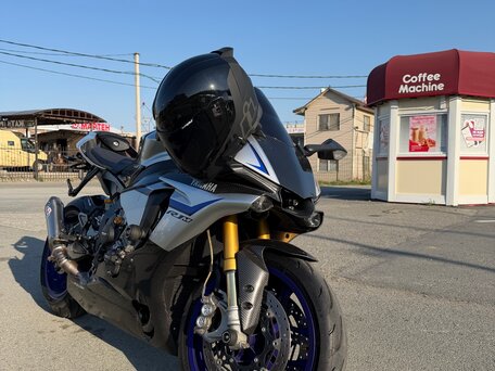 2016 Yamaha YZF-R1M, серый, 1550000 рублей, вид 2