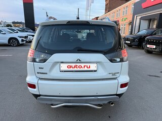 2010 Mitsubishi Outlander II Рестайлинг, белый, 975000 рублей, вид 5