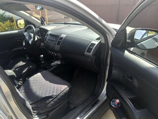 2011 Mitsubishi Outlander II Рестайлинг, серебристый, 1350000 рублей, вид 3