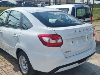 2026 Lada (ВАЗ) Granta I Рестайлинг, белый, 1098000 рублей, вид 3