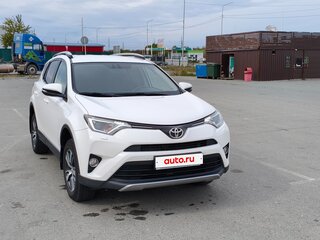 2017 Toyota RAV4 IV (XA40) Рестайлинг, белый, 2350000 рублей, вид 3