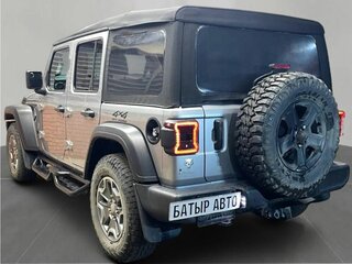2021 Jeep Wrangler IV (JL), серебристый, 3590000 рублей, вид 4