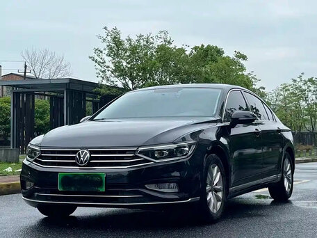 2023 Volkswagen Magotan B8 Рестайлинг, чёрный, 1777777 рублей, вид 1