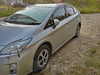2010 Toyota Prius III (XW30), серый, 820000 рублей, вид 4