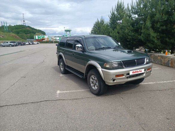 1996 Mitsubishi Challenger I, зелёный, 880000 рублей - вид 1
