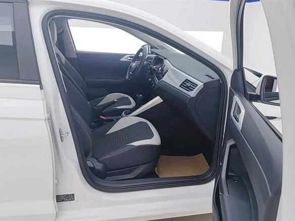 2021 Volkswagen Polo Plus (China Market), белый, 1300000 рублей - вид 4