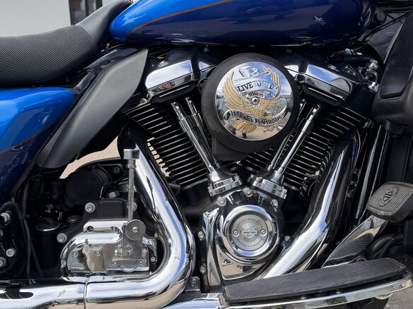 2017 Harley-Davidson Electra Glide, синий, 1800000 рублей - вид 9
