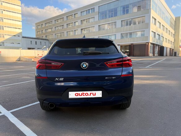 2018 BMW X2 sDrive18i I (F39), синий, 2150000 рублей - вид 4