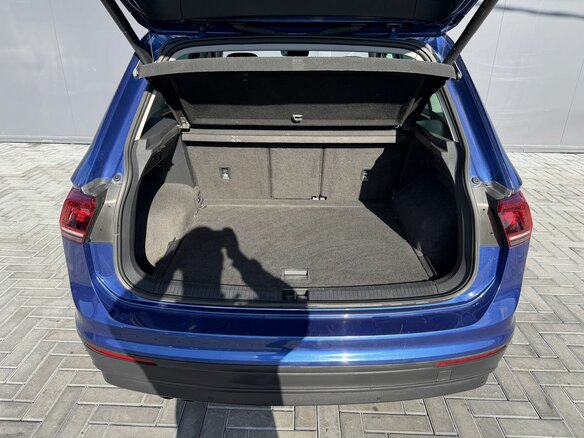 2018 Volkswagen Tiguan II, синий, 1750000 рублей - вид 6