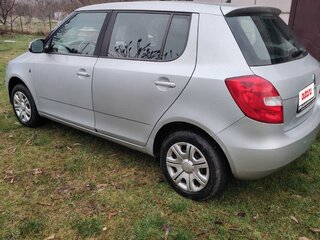 2012 Skoda Fabia II Рестайлинг, серебристый, 500000 рублей, вид 4