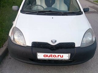 1999 Toyota Vitz I (P10), белый, 270000 рублей, вид 4