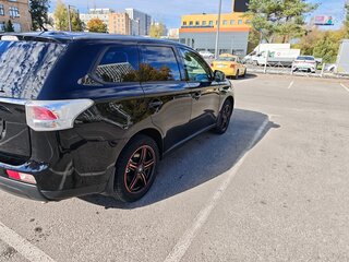2013 Mitsubishi Outlander III, чёрный, 1100000 рублей, вид 3