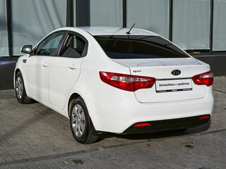 2012 Kia Rio 4-speed III, белый, 837000 рублей, вид 3