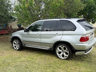 2005 BMW X5 4.4i I (E53) Рестайлинг, серебристый, 1300000 рублей, вид 3