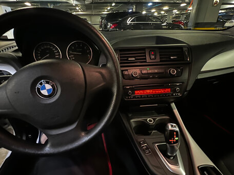 2013 BMW 1 серии 116i II (F20/F21), белый, 770000 рублей, вид 3