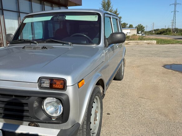 2011 Lada (ВАЗ) 2131 (4x4) I, серебристый, 475000 рублей - вид 4