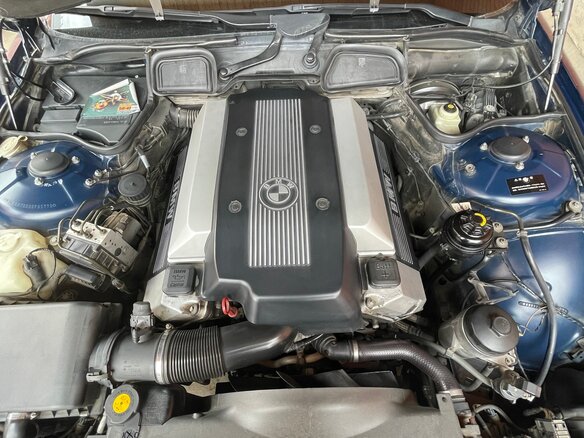 1996 BMW 7 серии 730i III (E38), синий, 2500000 рублей - вид 14
