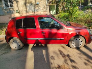 2004 Renault Clio II Рестайлинг 2, красный, 350000 рублей, вид 2