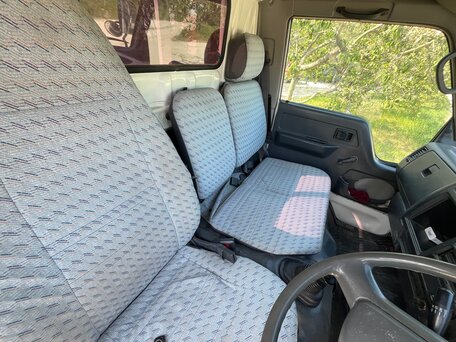 1999 Toyota Toyoace, белый, 1000000 рублей, вид 5