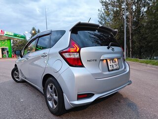 2018 Nissan Note e-Power II Рестайлинг, серый, 1230000 рублей, вид 5
