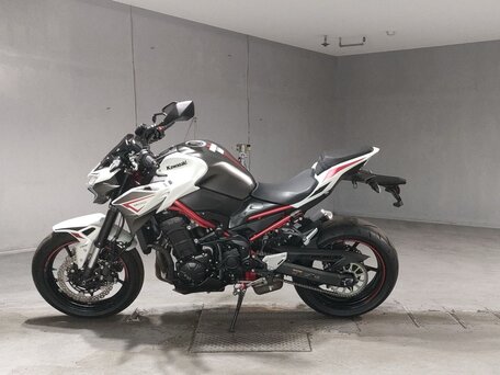 2022 Kawasaki Z 900, белый, 1026000 рублей, вид 2