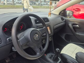2015 Volkswagen Polo V, белый, 900000 рублей, вид 5