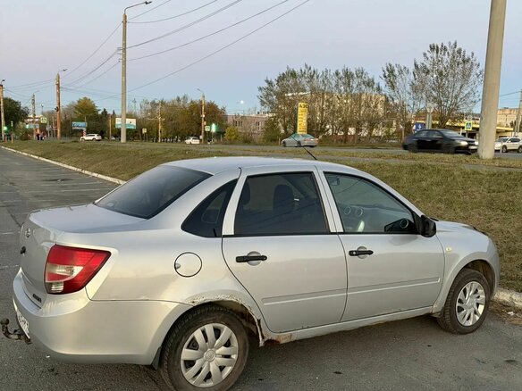 2013 Lada (ВАЗ) Granta I, серый, 280000 рублей - вид 4