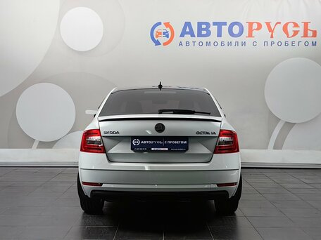 2019 Skoda Octavia III (A7) Рестайлинг, белый, 1899000 рублей, вид 4