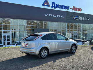 2008 Ford Focus II Рестайлинг, серебристый, 400000 рублей, вид 5