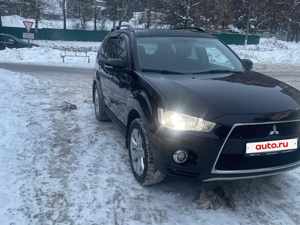2012 Mitsubishi Outlander II Рестайлинг, чёрный, 1690000 рублей - вид 1