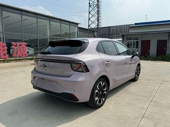 2026 MG 4 EV 53.95 kWh II, бежевый, 1870000 рублей - вид 3