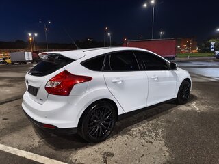 2015 Ford Focus III, белый, 900000 рублей, вид 3