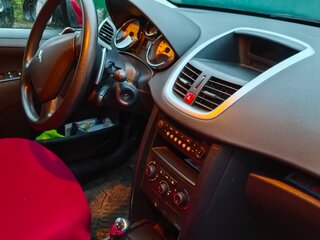 2009 Peugeot 207 I Рестайлинг, красный, 570000 рублей, вид 4