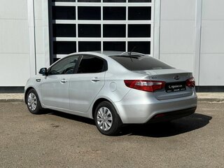 2014 Kia Rio 6-speed III, серебристый, 890000 рублей, вид 3