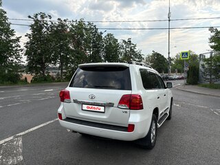 2013 Toyota Land Cruiser 200 Series Рестайлинг 1, белый, 3449000 рублей, вид 4