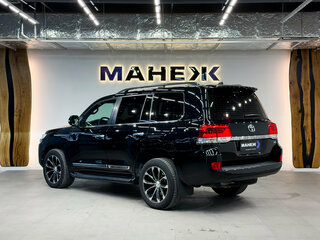 2015 Toyota Land Cruiser 200 Series Рестайлинг 2, чёрный, 5500000 рублей, вид 4