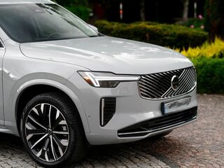 2026 Volvo XC90 B6 II Рестайлинг 2, серый, 7150333 рублей, вид 2