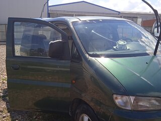 1999 Hyundai H-1 I, зелёный, 620000 рублей, вид 2