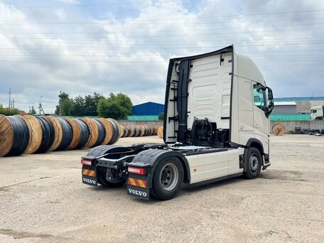2026 Volvo FH, белый, 19800000 рублей, вид 5