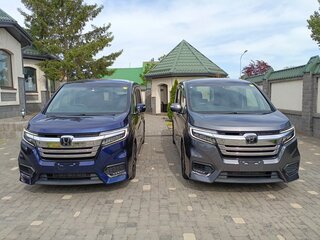 2020 Honda Stepwgn Spada V Рестайлинг, серебристый, 2890000 рублей, вид 1