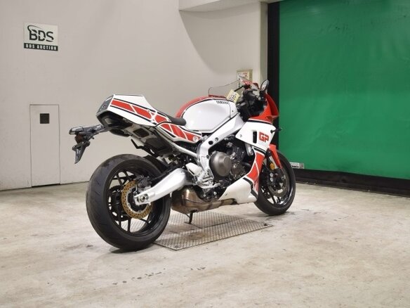 2024 Yamaha XSR900, красный, 1078000 рублей - вид 4