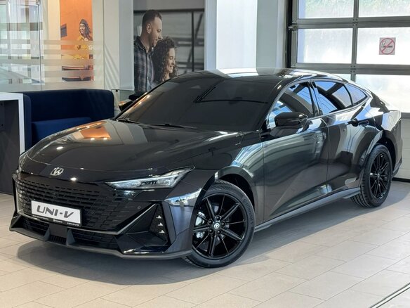 2025 Changan UNI-V I, чёрный - вид 1