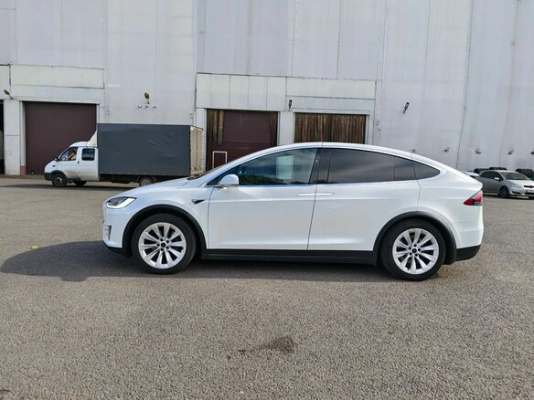 2017 Tesla Model X 75D I, белый, 3200000 рублей - вид 8
