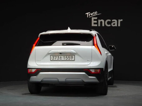2023 Kia Niro II, белый, 1872000 рублей, вид 4