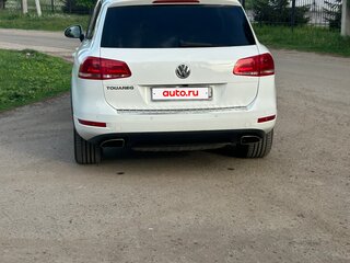 2013 Volkswagen Touareg II, белый, 2250000 рублей, вид 3