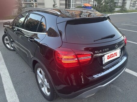 2018 Mercedes-Benz GLA 250 I (X156) Рестайлинг, чёрный, 2850000 рублей, вид 2