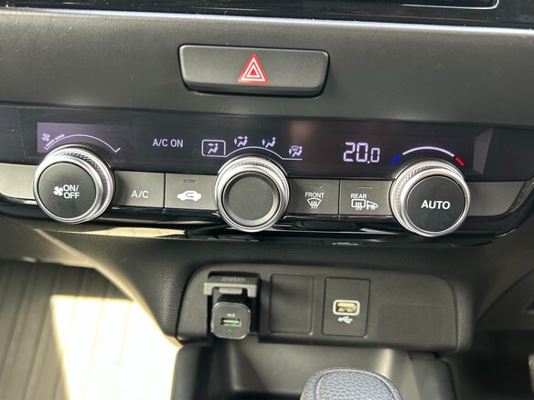 2020 Honda Fit IV, белый, 1380000 рублей - вид 9
