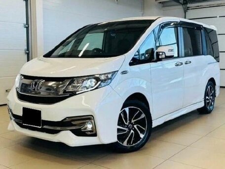 2017 Honda Stepwgn Spada V, белый, 1430000 рублей, вид 3